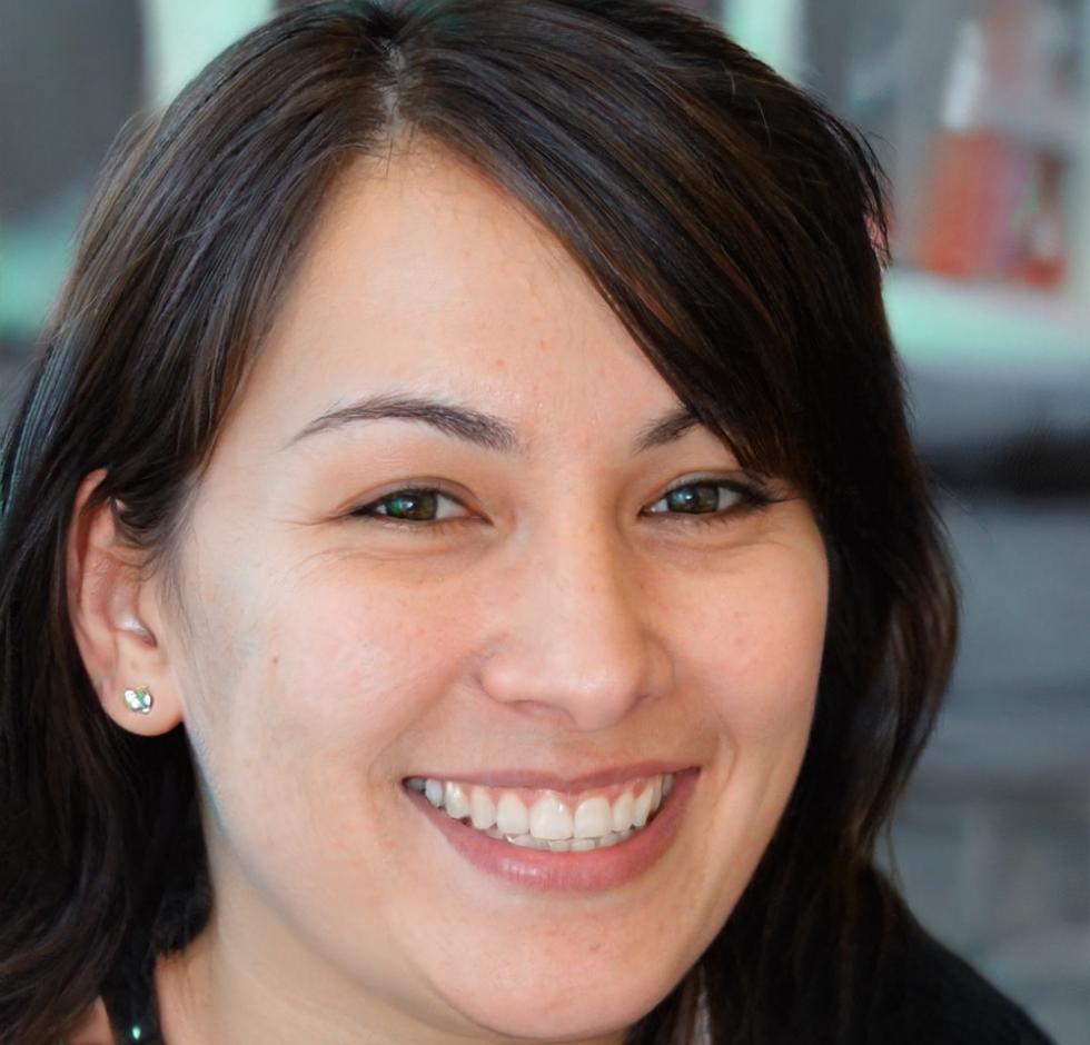 Sienna Kowalski, Financial Coach